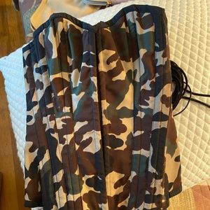 Burlesk NWT Camo over the bust corset size 24